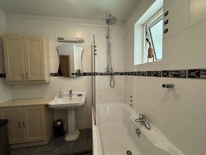 FAMILY BATHROOM- click for photo gallery